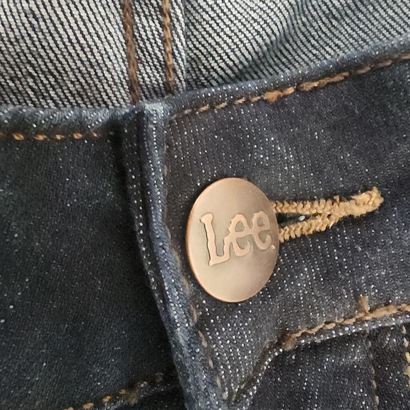 Relaxed Fit Mid Rise Straight Leg Jeans - Picture 6 of 8